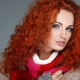 Ryškiai raudona plaukų spalva: patarimai, kaip pasirinkti, dažyti ir prižiūrėti