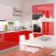 Raudona ir balta virtuvė: funkcijos ir dizaino galimybės