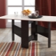 Dzīvojamās istabas pārveidojošais galds: šķirnes un atlases kritēriji