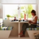 Mesa junto à janela da cozinha: características e opções de design
