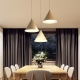 Az asztal fölötti konyhában lévő lámpák: fajták és helymeghatározási tippek