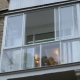 Плъзгащи се прозорци към балкона: разновидности, съвети за избор, монтаж и поддръжка