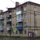التفاصيل الدقيقة للشرفات الزجاجية في خروتشوف