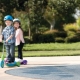 Scooters eléctricos para niños: tipos, fabricantes populares y criterios de selección