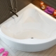Corner acrylic bathtubs: varieties, sizes and selection tips