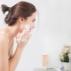 Как да използвате пяна за почистване на лицето?