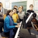 Δάσκαλος μουσικής: χαρακτηριστικά του επαγγέλματος και εκπαίδευση