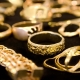 Quais são algumas amostras de ouro para jóias e como determiná-las?