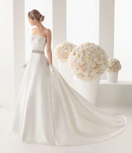 Floor-length wedding dress