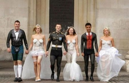 Húzott esküvői ruhák - body art