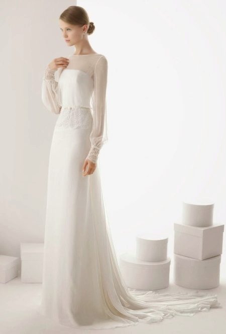 Paprasta vestuvinė suknelė su permatoma rankove
