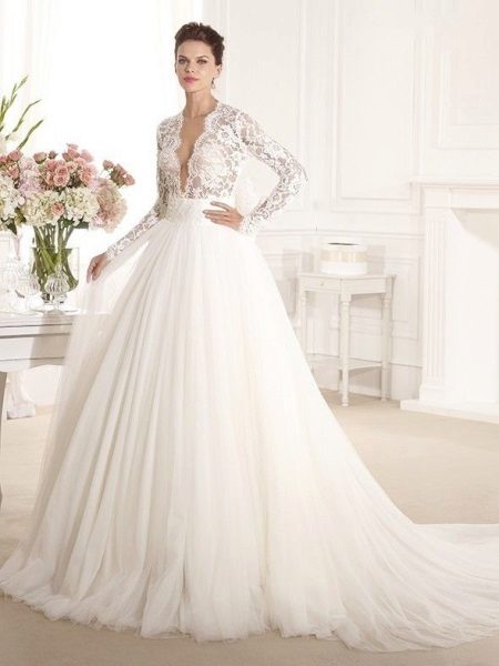 Gaun bola gaun pengantin rendah