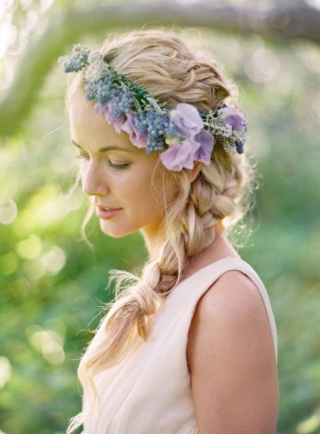 Gaya rambut untuk pengantin perempuan - perkahwinan lavender