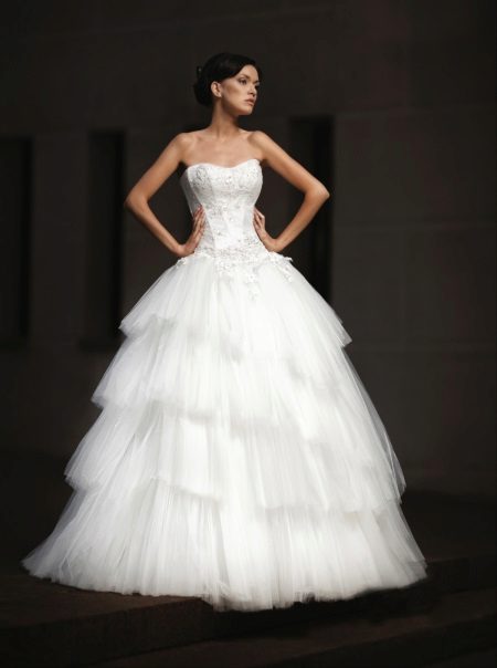 Gaun pengantin yang indah dari Lady White