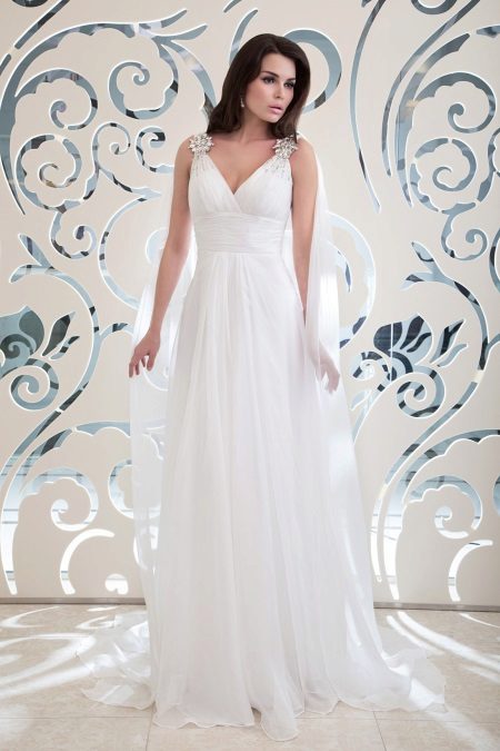 Сватбена рокля в стил Емпайр от Yusupova Couture