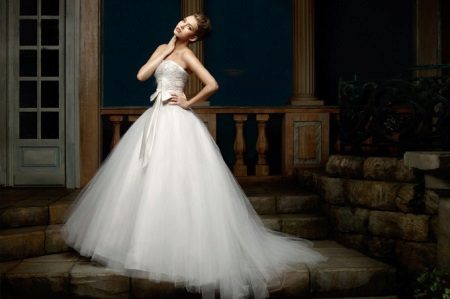 Um vestido de noiva magnífico de Natalya Romanova