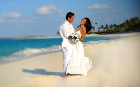 Плетена венчаница на плажи