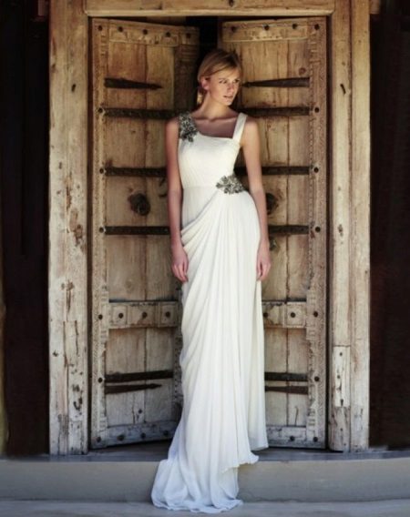 Vestido de novia asimétrico estilo griego