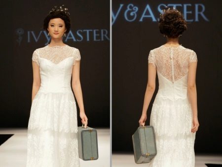 Vestido de novia rústico de Ivy & Aster