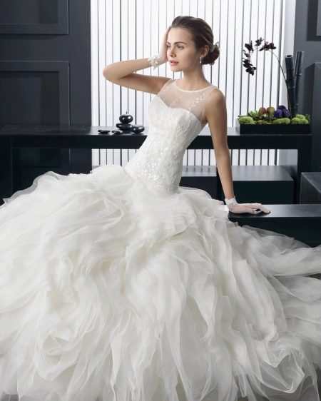 Великолепна сватбена рокля от Роза Клара