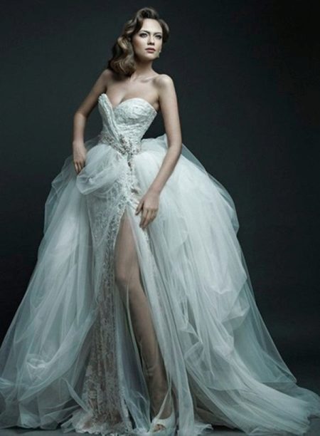 Сватбена рокля великолепна различна фактура