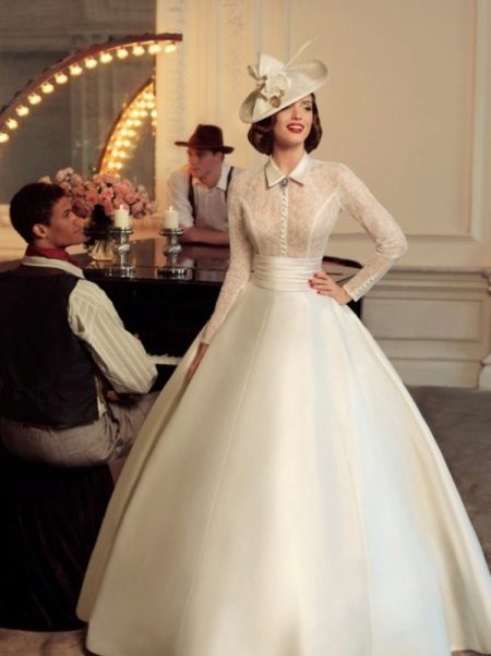 40-ųjų stiliaus vestuvinė suknelė, kurią sukūrė Tatjana Kaplun