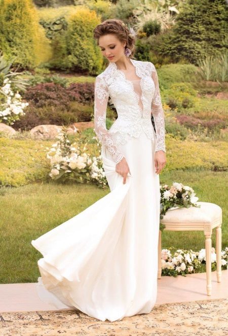Closed wedding dress with lace
