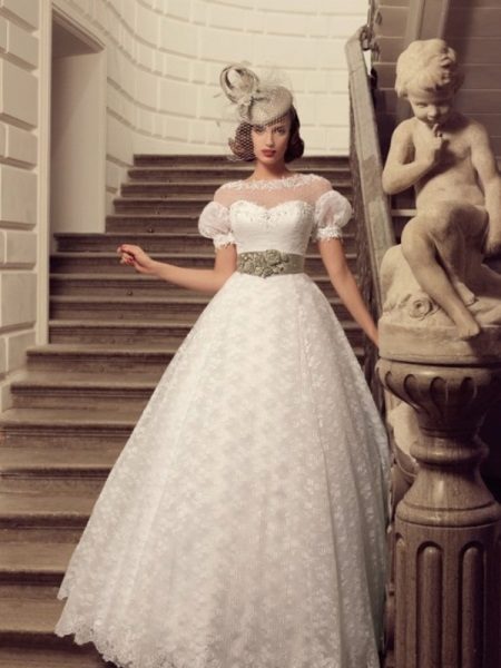 Антична стилизирана сватбена рокля