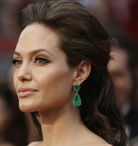 Angelina Jolie smink för smaragdklänning
