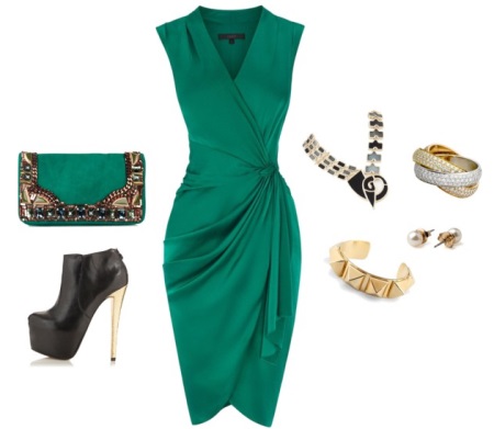 Pakaian Emerald dan kasut hitam
