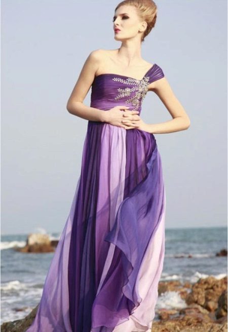 Lilac, tím và oải hương trong một chiếc váy dạ hội