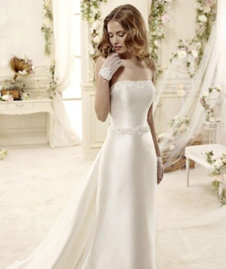 Луксозна сатенена сватбена рокля