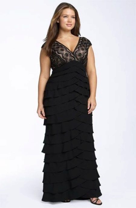 Пълна черна вечерна рокля с многопластова пола