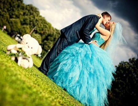 Turkio spalvos vestuvinė suknelė