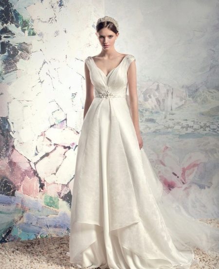 فستان زفاف من الحرير