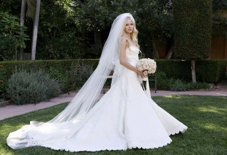 ชุดแต่งงาน Avril Lavigne