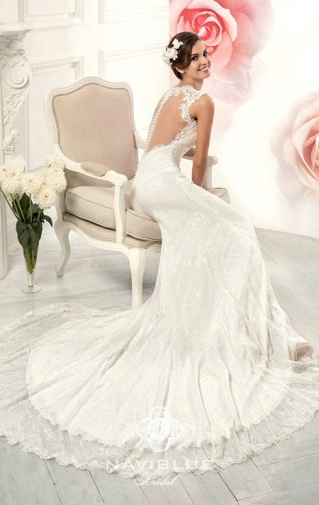 Wedding dress mermaid with an open back from Navibl