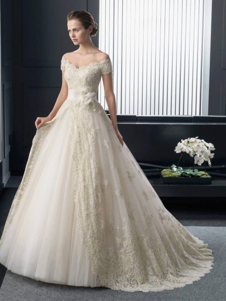 فستان زفاف الأميرة من تصميم روزا كلارا 2015