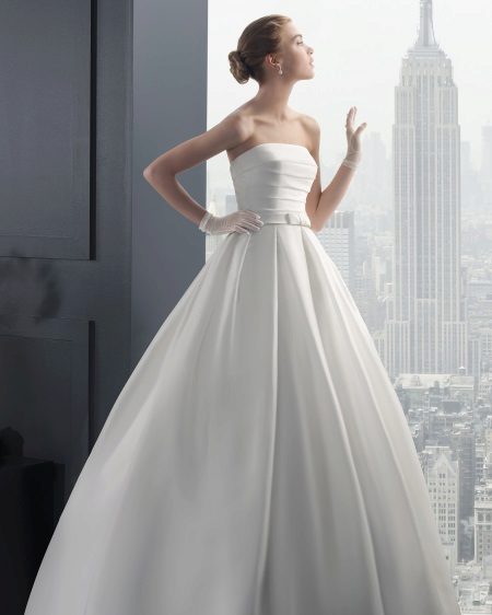 Suknia ślubna w stylu lat 50