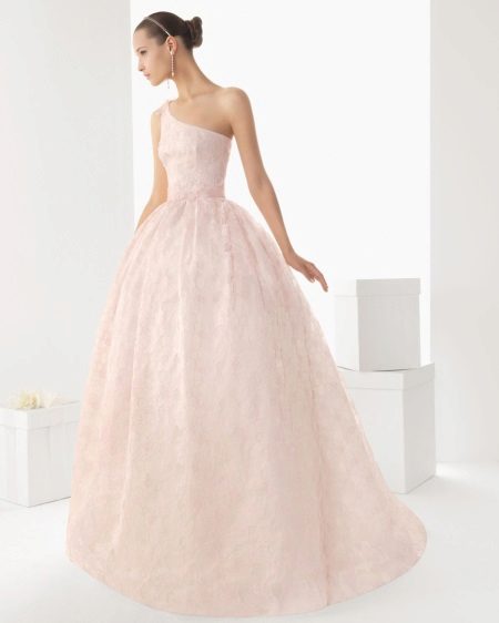 Rosa spetsbröllopsklänning