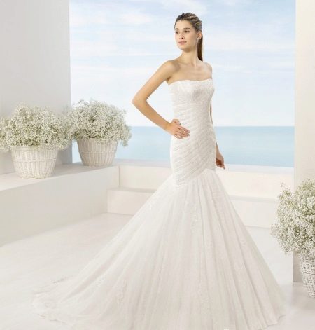 Vjenčana haljina s dragom od sirena