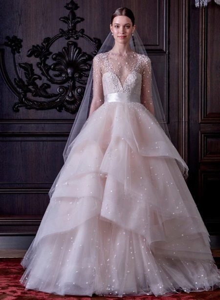 فستان زفاف من مونيك لولير
