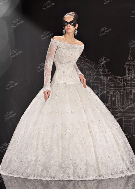 Kāzu kleita no 2013. gada kolekcijas no To Be Bride