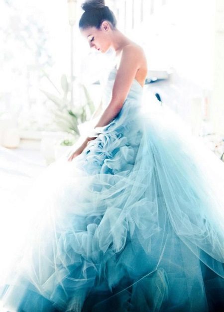 Mėlyna gradiento vestuvinė suknelė