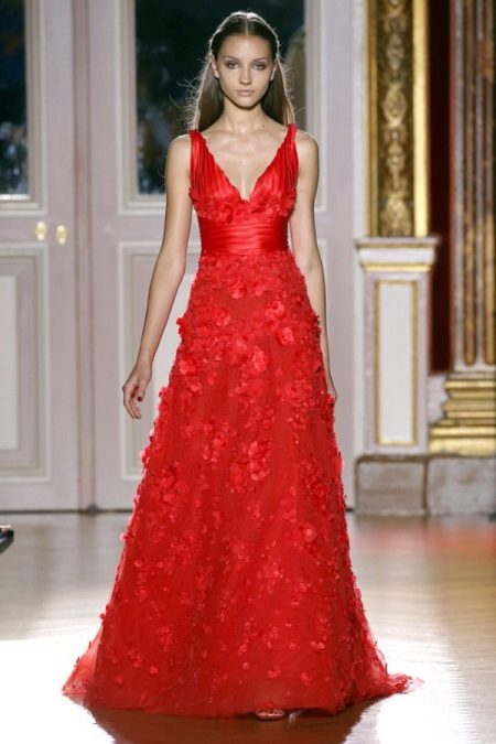 Raudona vestuvinė suknelė su linija