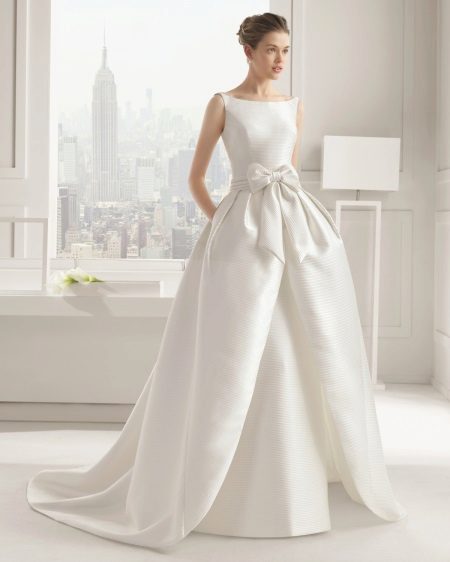 Γαμήλιο φόρεμα με αφαιρούμενη φούστα