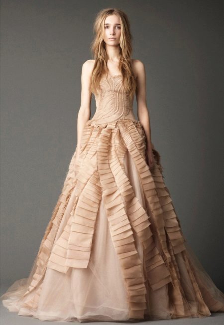 שמלת כלה של ורה וונג מקולקציית ה- line on 2012