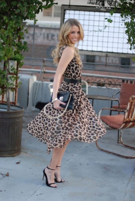 Vidutinio šifono leopardo suknelė