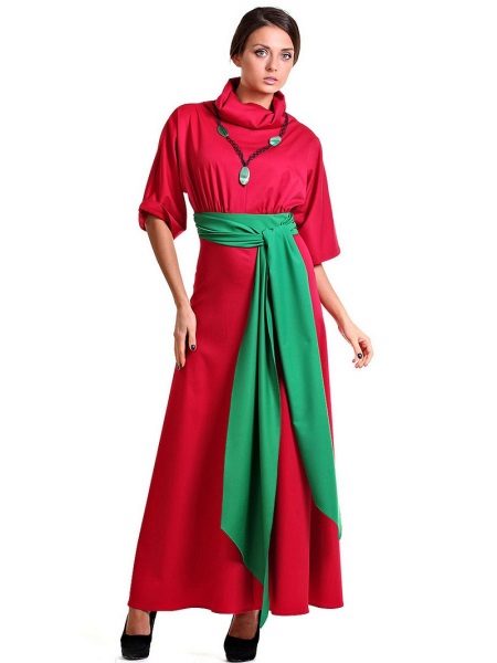 Βαμβακερό φόρεμα με πράσινη ζώνη και κολιέ