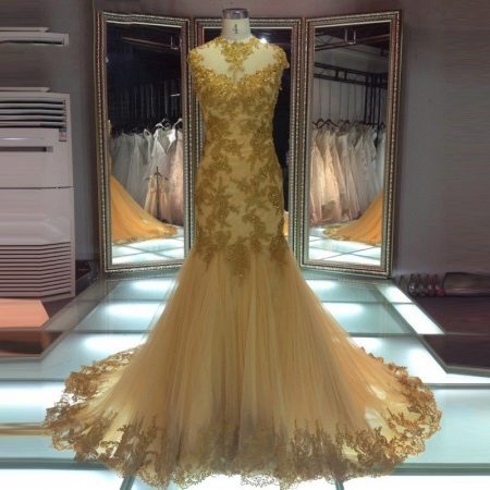 فستان زفاف ذهبي
